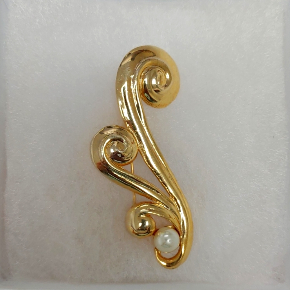 Vintage Gold Colored Brooch with Pearl Bead